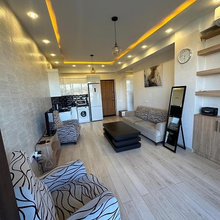 Apartment In The Center Tbilisi Exteriör bild