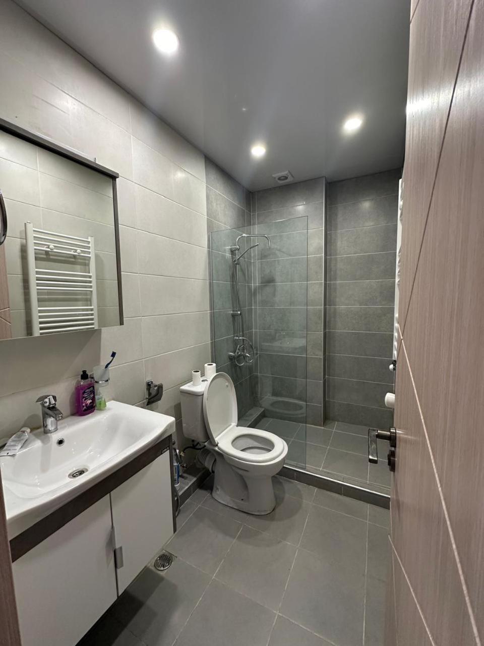 Apartment In The Center Tbilisi Exteriör bild