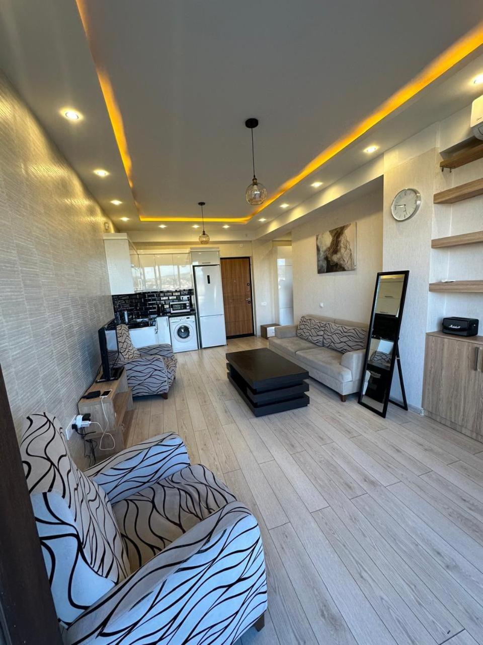 Apartment In The Center Tbilisi Exteriör bild